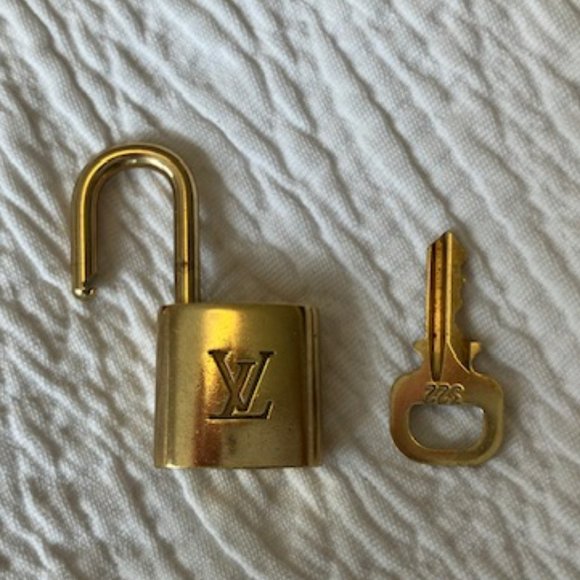 Louis Vuitton #322 Brass Lock and Key Set - Picture 8 of 8